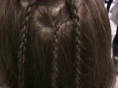 -粤港芭莎美容美发化妆学校