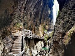 -龙水峡地缝景区