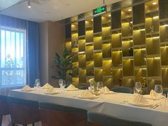 -华凌牛庄西餐厅(乌鲁木齐华凌美爵大饭店)