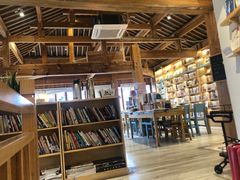 大堂-猫的天空之城概念书店(丽江古城饮玉巷店)