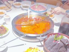 -茅草房·河畔园林火锅