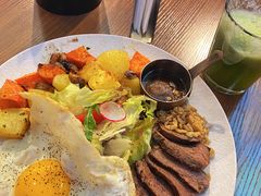 -POKEE VIA&Brunch·维娅(重庆来福士店)