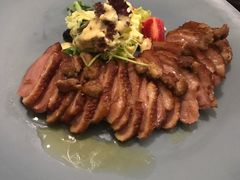 -悦享绿山墙西餐厅