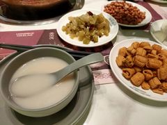 -洪氏嗨捞·广东猪肚鸡·椰子鸡火锅(西咸万象城店)