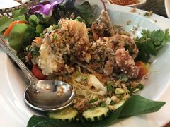 -Chom Cafe and Restaurant