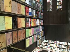 -钟书阁(群光广场店)