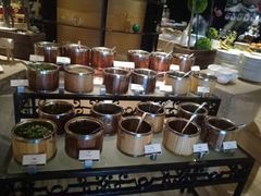 自助调料区-上海东方佘山翰悦阁酒店·Vie全日制餐厅