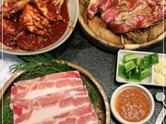 -草家酱蟹炭火烤肉店(珲春南路一店)