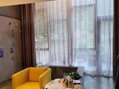 -金岳台私汤温泉度假山庄·创意餐厅(昌平十三陵店)