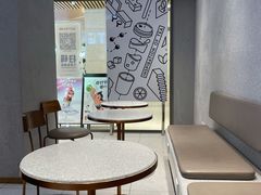 -喜茶(北京华贸购物中心店)