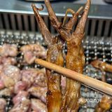 新开的烤肉店 他是懂女生心思的！