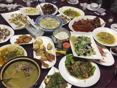 -云海肴·汽锅鸡·云南菜(天山百盛优客店)