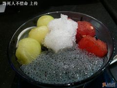 忘记了名字,也许是水果西米露-发记甜品(豉油街店)