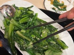 -帅巴人舅母子腊蹄民俗村