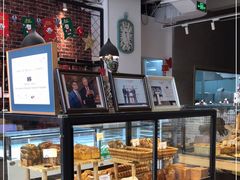 面包甜点陈列柜-熊叔熊婶面包房(团结湖店)