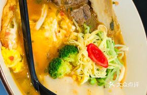 Imperial Double Delight Beef Noodles