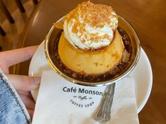 -Café Monson