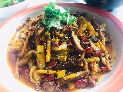 三江三椒绝情兔-渔语鱼新川菜Bistro(万象天地店)