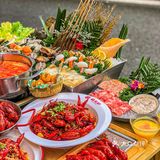 报‼️成都双店联名的冬阴功小龙虾太好吃了