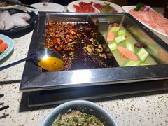 -二荆条·蜀鲜汇城市森林火锅