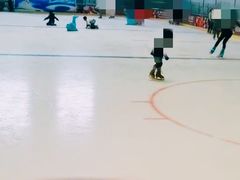 -冰纷万象滑冰场(二七万象城店)