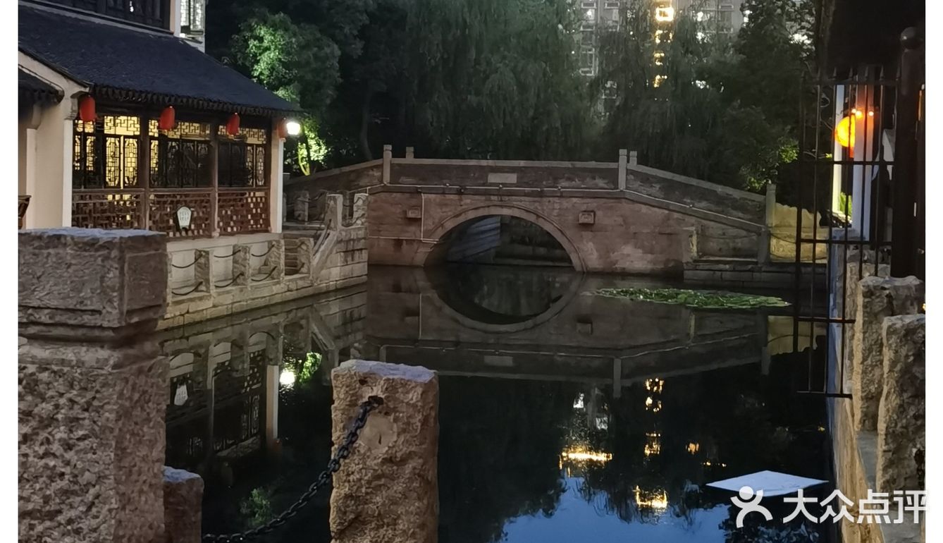菜品口味很无锡，本地人表示满意