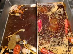 -老牌坊云南鱼豆花火锅(哈西万达店)