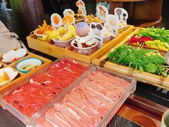 鲜切小黄牛吊龙-菌自由丨野生菌火锅特色庭院餐厅(丽江古城店)