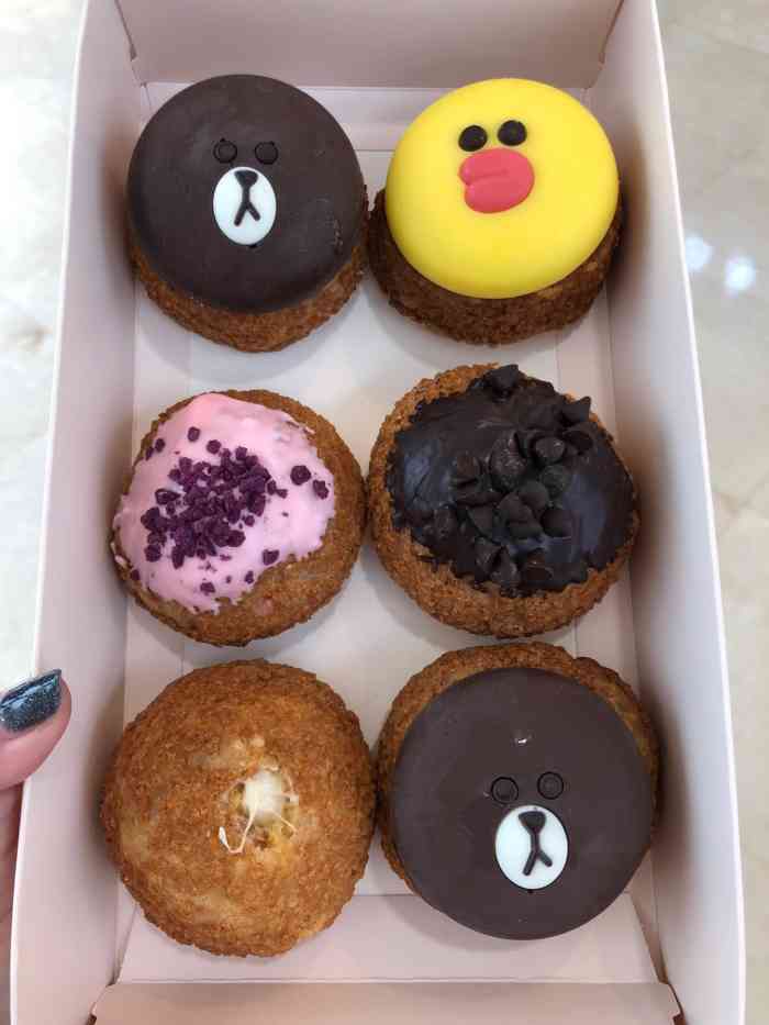 爱蜜泡芙(万达广场店)-"因为榴莲泡芙四个字太明显,虽然刚刚吃完午.