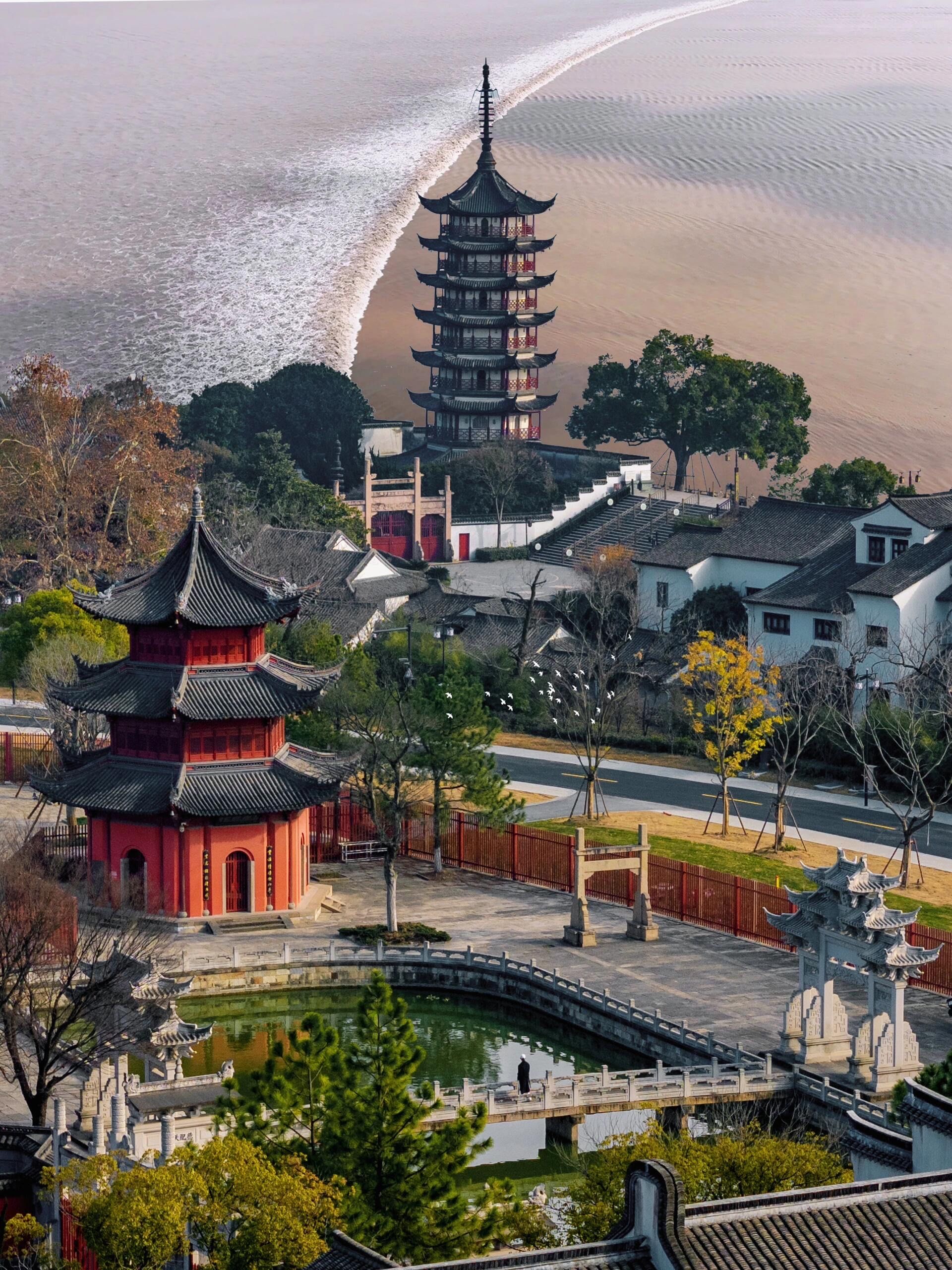 前几天自己一人去了一趟盐官,玩了一天的后劲好大~
这座千年古城人