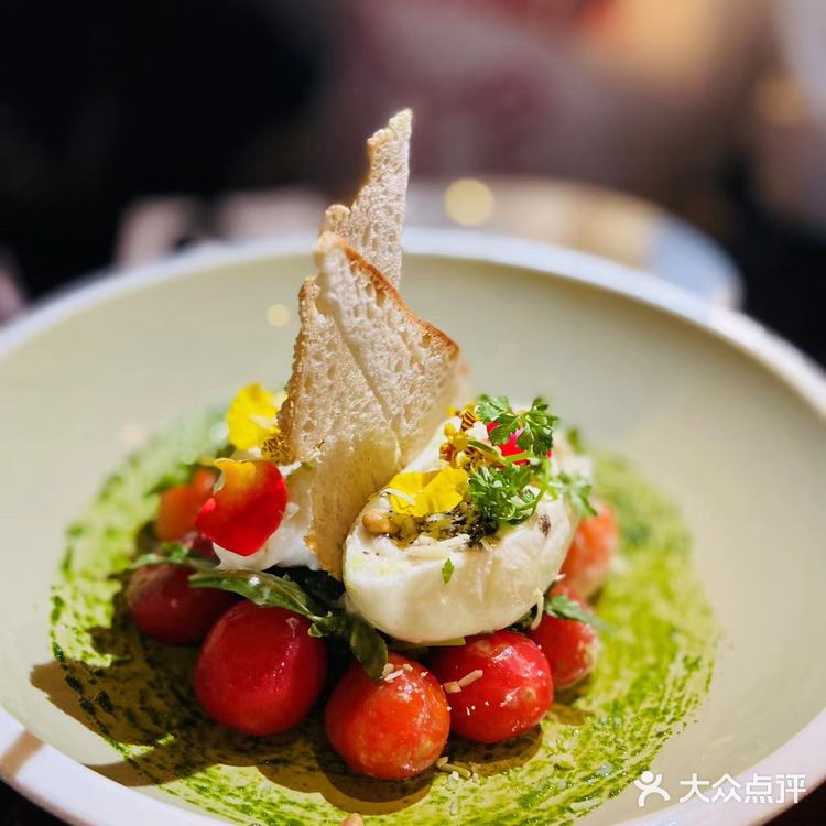 在杭州闹市这样寸土寸金的地方