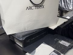 -ARC'TERYX始祖鸟(北京王府中环店)