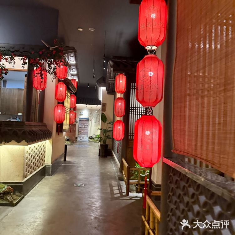 有烟火地方的“家宴”每道菜都是“原生态”的美味