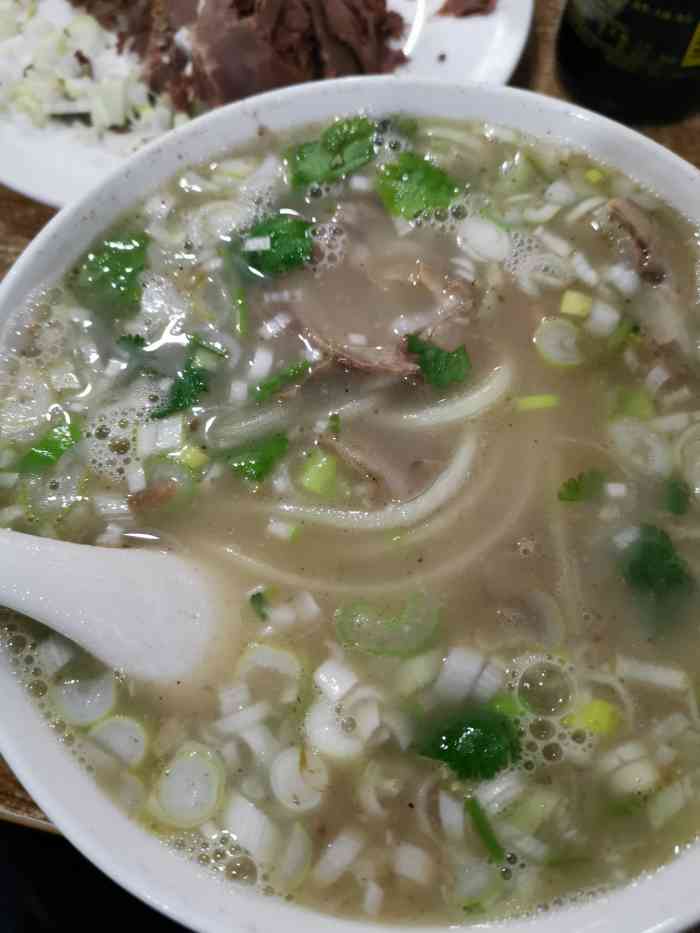 程氏壶关羊汤-"1,吃过很多家长治特色驴肉甩饼,这一家的.