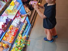 -中百仓储超市有限公司(越秀星汇维港店)