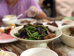 炝烧地三鲜-椿记烧鹅(叠彩店)