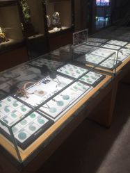 -北京七彩云南翡翠珠宝旗舰店(月坛店)