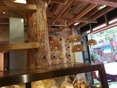 靠窗位-霸王茶姬(南强街店)