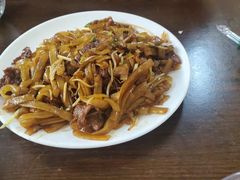 炒牛河-美食店(华贵路店)