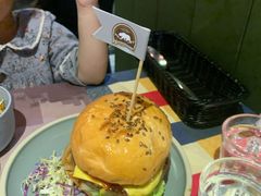 牛肉培根汉堡-遇见西木美式餐厅(体育路店)