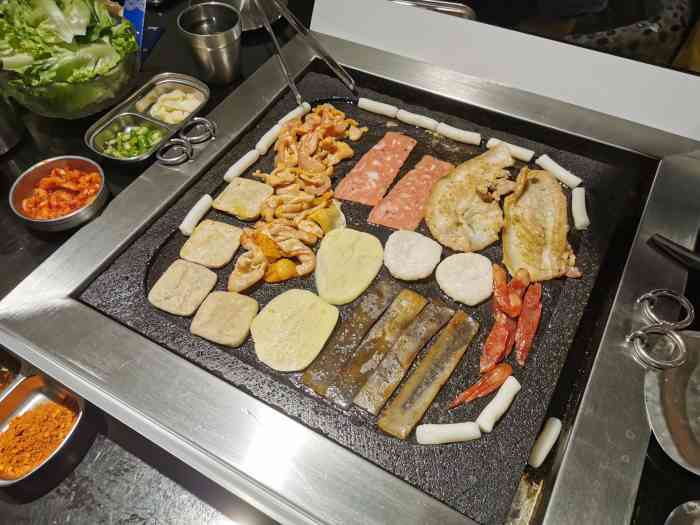 壮志路33号火山石烤肉-"好想吃好想吃烤肉于是拖着小姐妹来学校的后.