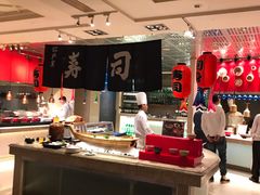 自助取餐区-咖啡苑自助餐厅·中国大饭店