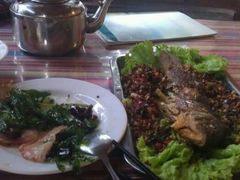 东巴烤鱼，纳西烤肉-88号小吃店·经典云南菜·地道纳西美食