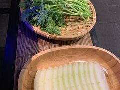 -尚尚仙·酸汤猪手·猪肚鸡火锅(华联万柳购物中心店)