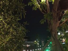-茅草房·河畔园林火锅