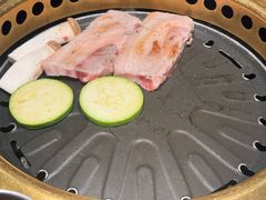 -蚂蚁洞·烤肉大营地(上海静安大悦城店)