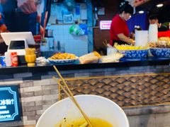 -八一路好吃街(雨田商务大厦店)