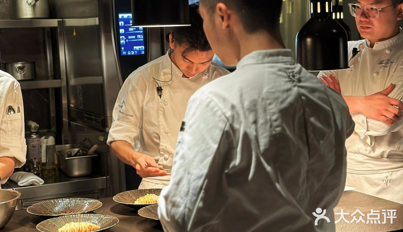 跃 Yue新穎粵菜分子料理：广州的味蕾魔法✨