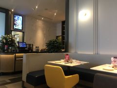 -港丽餐厅(高德置地店)