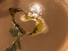 松露蘑菇奶油汤-C&R西班牙餐厅